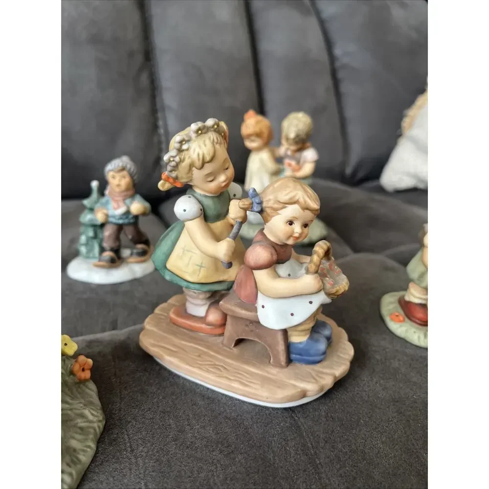 Lot Of 11 Berta Hummel Goebel 2003 Figurine Cat Snowman Swing Children. Perfect!